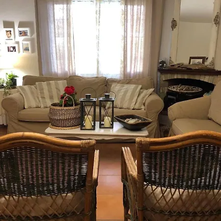 Maisonette On The With Small Garden *