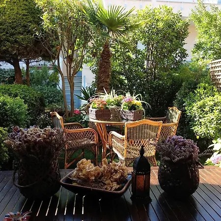 Maisonette On The With Small Garden