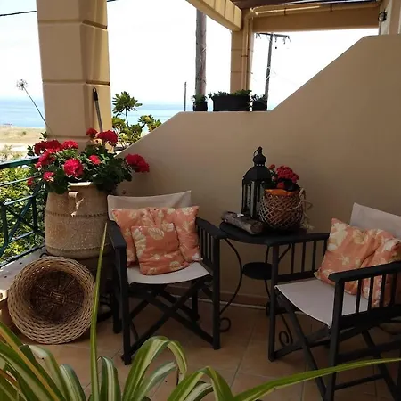 Maisonette On The With Small Garden 펜션