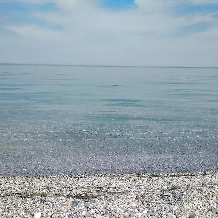 Maisonette On The With Small Garden Casa vacanze *