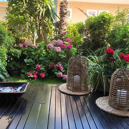 펜션 Maisonette On The With Small Garden *