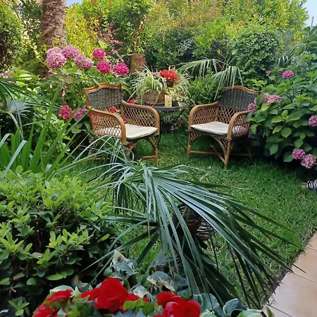 Maisonette On The With Small Garden * 아기아캄포스
