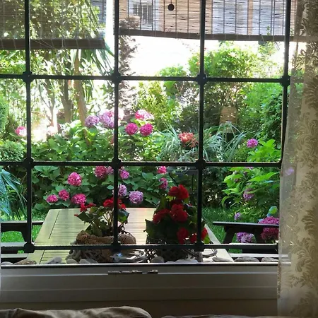 Maisonette On The With Small Garden 펜션 아기아캄포스