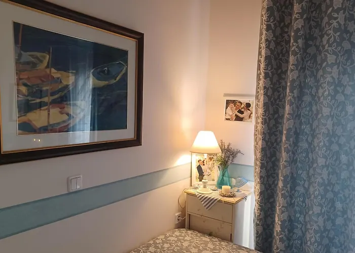 Maisonette On The With Small Garden Holiday home *